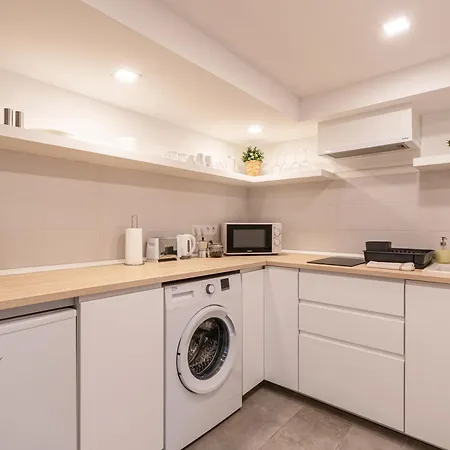 Urban Nest - Member Of The Funhouse Group Apartman